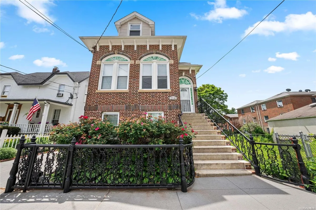 214 E 237th Street