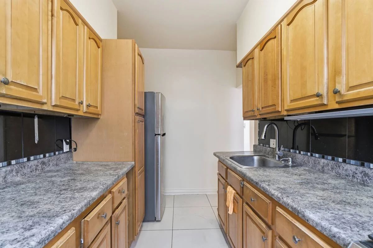 34-20 83rd Street #2D - Photo 4