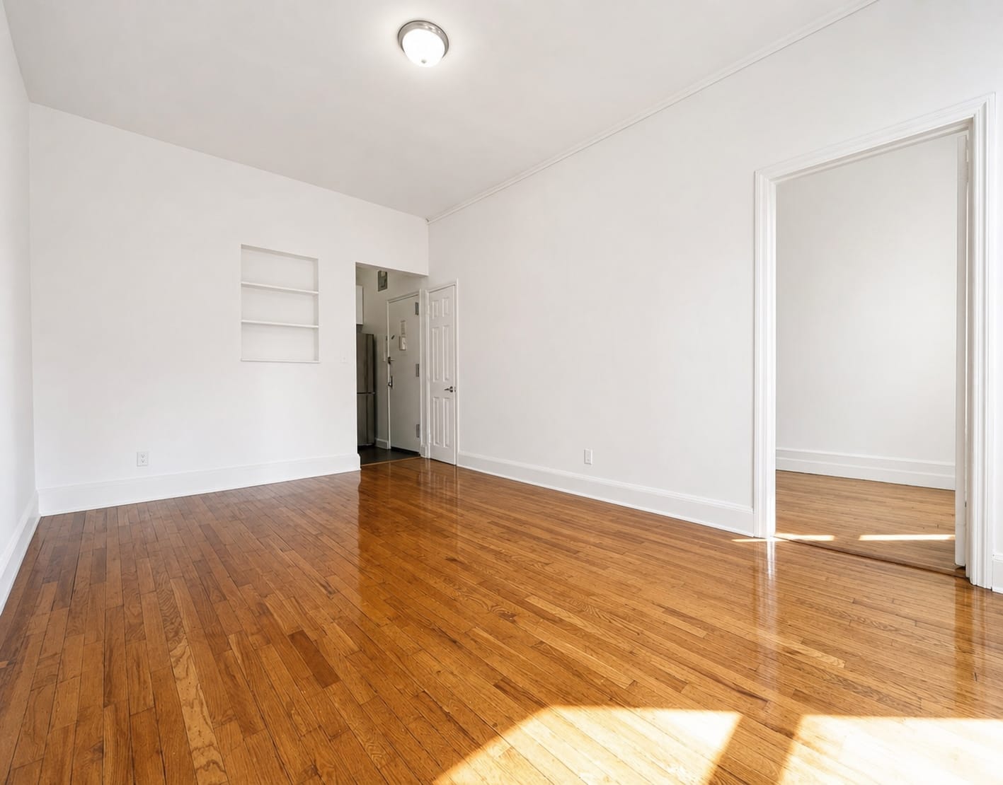 971 Lexington Avenue #4A - Living room