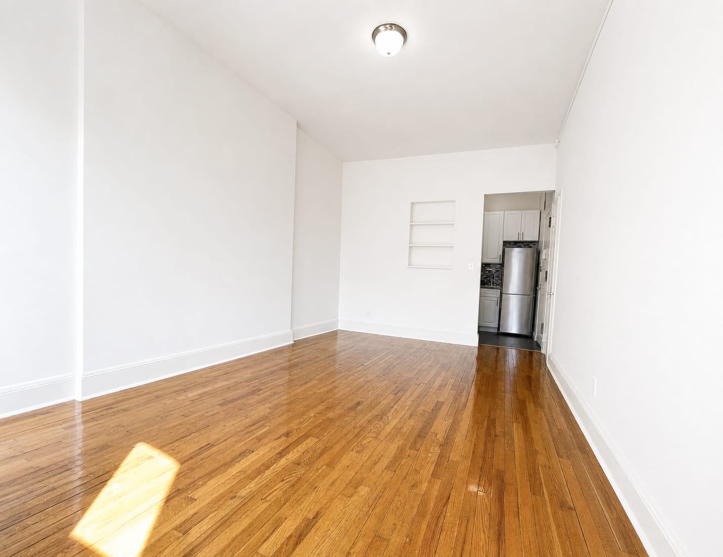 971 Lexington Avenue #4A - Living room